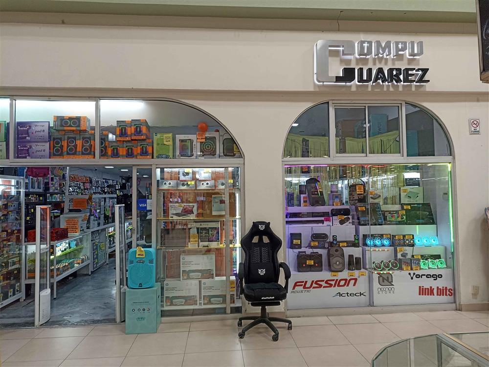 Oficina con computadoras